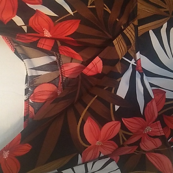 Paradise Bay Swim Tankini Top Floral - Picture 7 of 7